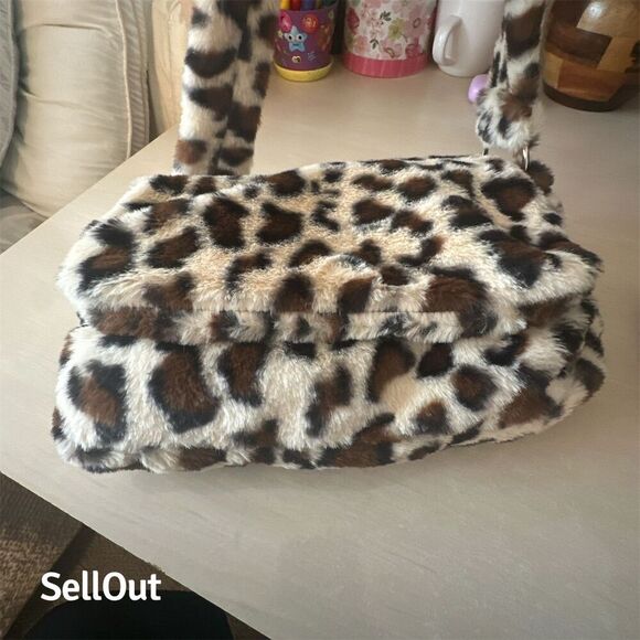 Gilda Paris Leopard Print Faux Fur Y2K Shoulder Bag - Picture 8 of 15